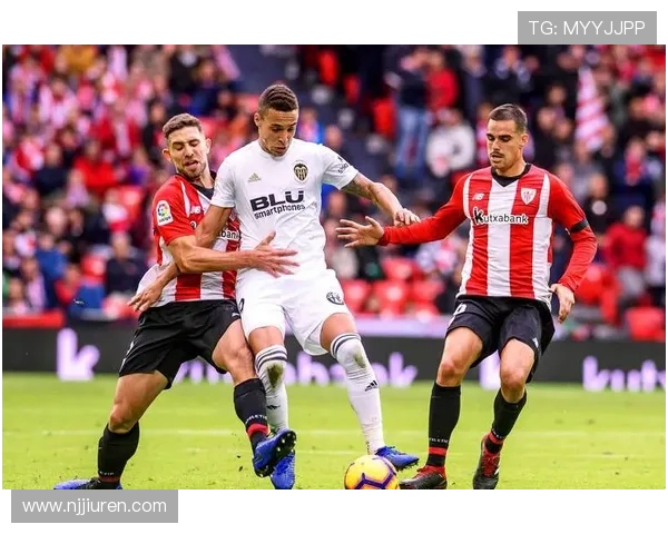 巴黎圣日耳曼国内赛场强势,欧战疲软问题逐步显现,稳定性面临考验